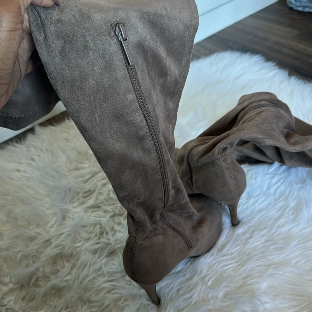 KNEE HIGH BOOTS